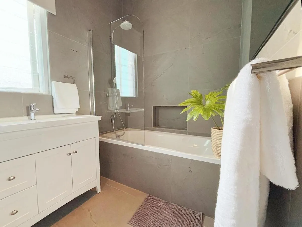 Starry Starry Night - Cape Town, 3-Bedroom 2-Bathroom Seaside House In Three Anchor Bay Holiday home