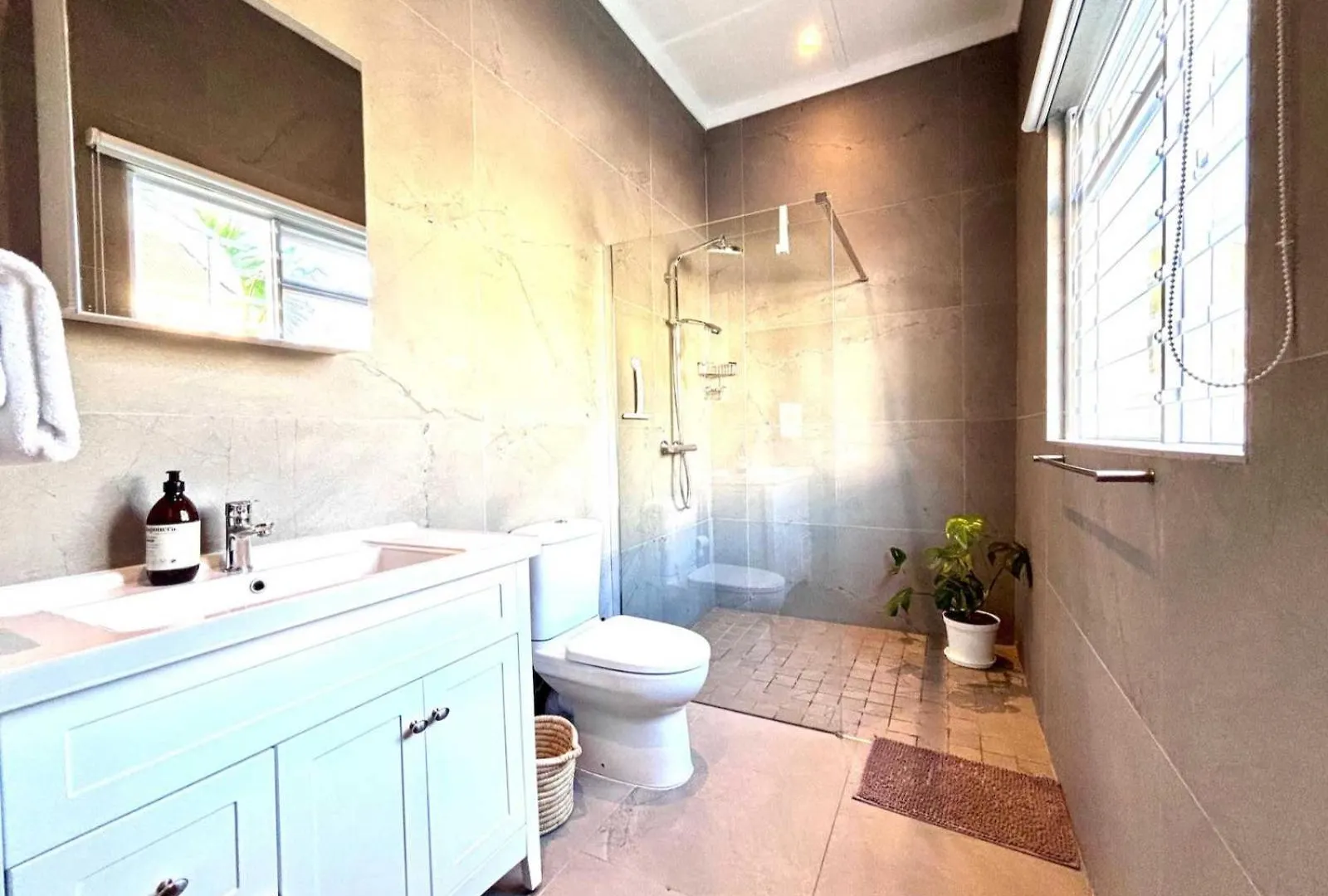Starry Starry Night - Cape Town, 3-Bedroom 2-Bathroom Seaside House In Three Anchor Bay 0*,