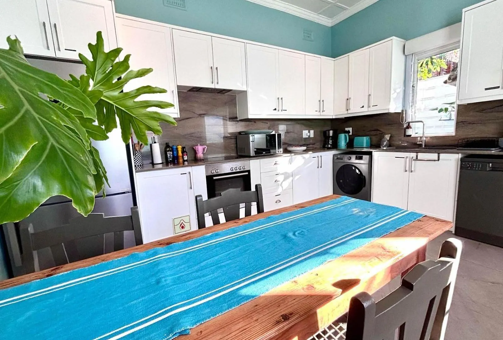Starry Starry Night - Cape Town, 3-Bedroom 2-Bathroom Seaside House In Three Anchor Bay