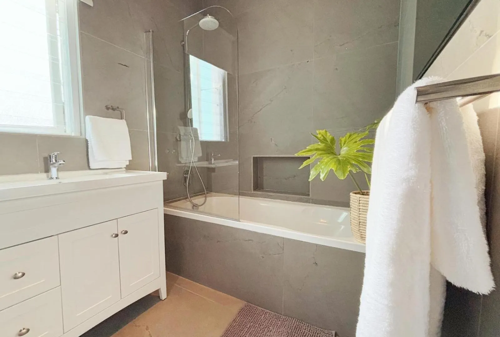 Starry Starry Night - Cape Town, 3-Bedroom 2-Bathroom Seaside House In Three Anchor Bay